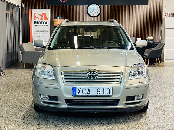 Toyota Avensis 3 of 5