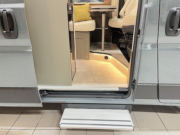Hymer YOSEMITE (Dragkrok+AC+Aut 180hk+6m+Solcell) 11 of 24