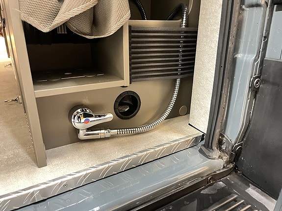 Hymer YOSEMITE (Dragkrok+AC+Aut 180hk+6m+Solcell) 10 of 24