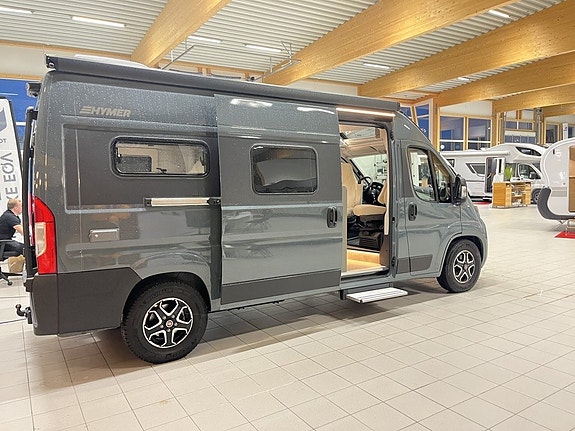 Hymer YOSEMITE (Dragkrok+AC+Aut 180hk+6m+Solcell) 4 of 24