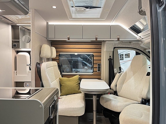 Hymer YOSEMITE (Dragkrok+AC+Aut 180hk+6m+Solcell) 12 of 24