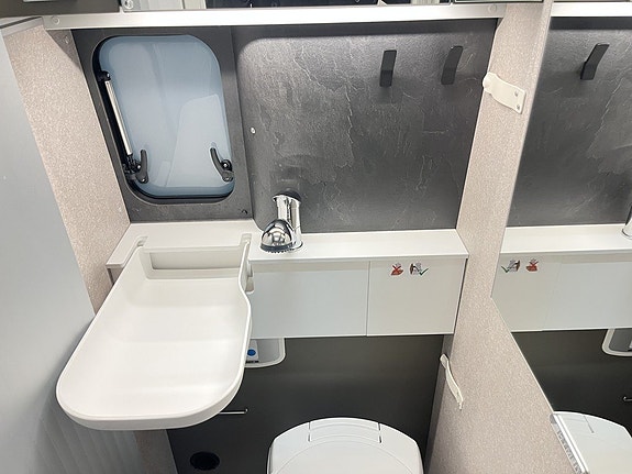 Hymer YOSEMITE (Dragkrok+AC+Aut 180hk+6m+Solcell) 20 of 24