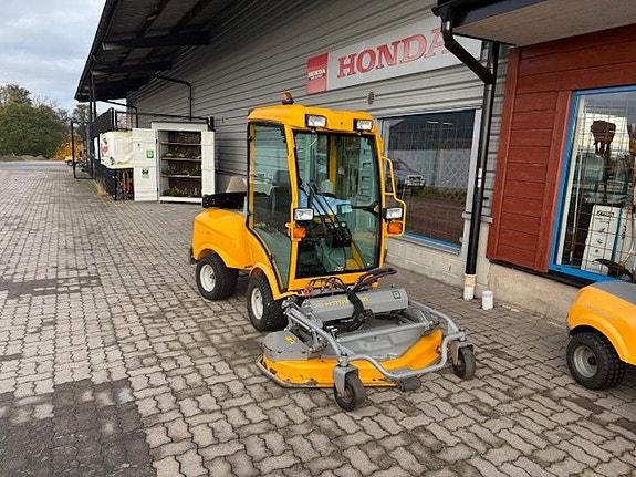 Stiga Titan 4 WD  med Hytt