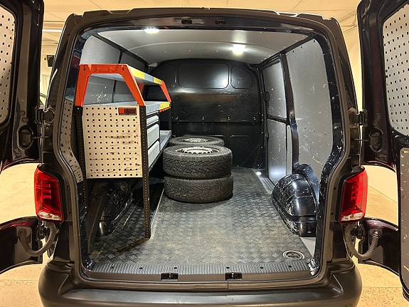 Volkswagen Transporter 11 of 17