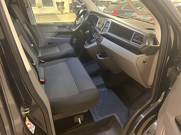 Volkswagen Transporter 10 of 17