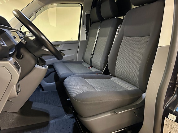 Volkswagen Transporter 9 of 17