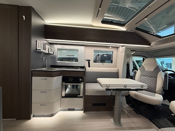 Adria Coral Supreme 670 DC *Queenbed*Automat* 7 of 20