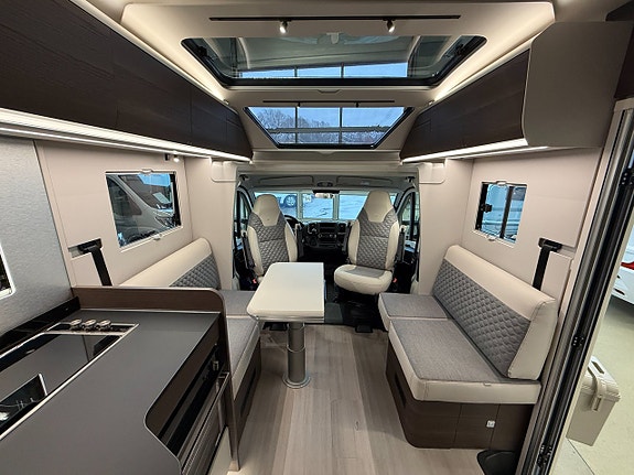 Adria Coral Supreme 670 DC *Queenbed*Automat* 8 of 20
