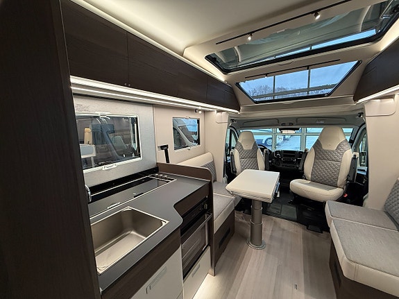 Adria Coral Supreme 670 DC *Queenbed*Automat* 17 of 20