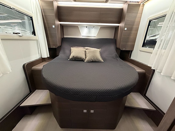 Adria Coral Supreme 670 DC *Queenbed*Automat* 12 of 20