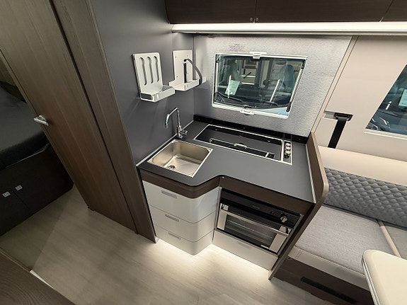 Adria Coral Supreme 670 DC *Queenbed*Automat* 10 of 20