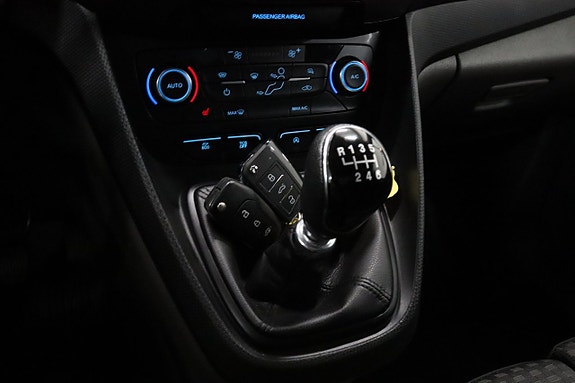 Ford Transit Connect 18 of 19