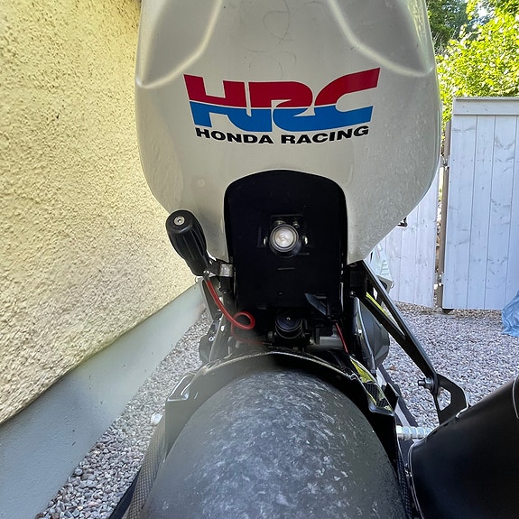 Honda CBR 1000RRr 8 of 10