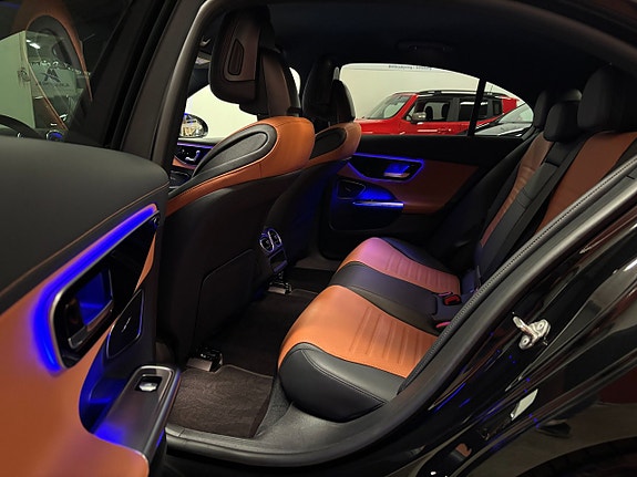 Mercedes-Benz C200 13 of 24