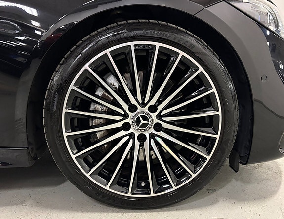 Mercedes-Benz C200 22 of 24