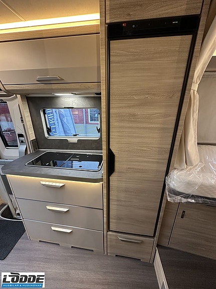 Knaus VAN TI PLUS PLATINUM SELECTION 650 MEG 14 of 14