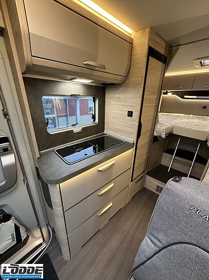 Knaus VAN TI PLUS PLATINUM SELECTION 650 MEG 10 of 14