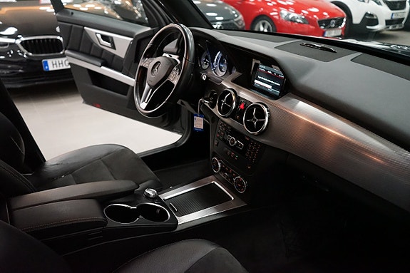 Mercedes-Benz GLK220 15 of 24