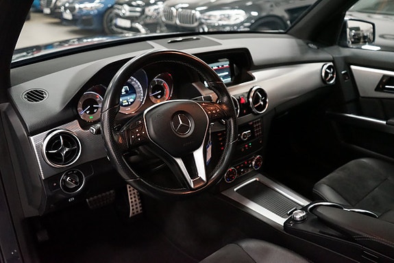 Mercedes-Benz GLK220 14 of 24