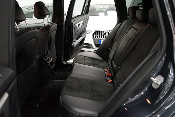 Mercedes-Benz GLK220 16 of 24