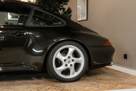 Porsche 911 Carrera S 9 of 24