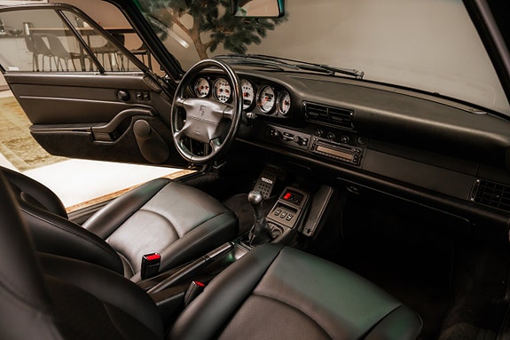 Porsche 911 Carrera S 21 of 24