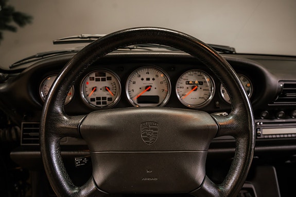 Porsche 911 Carrera S 15 of 24