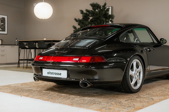 Porsche 911 Carrera S 11 of 24