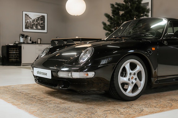 Porsche 911 Carrera S 7 of 24