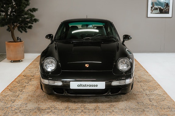 Porsche 911 Carrera S 4 of 5