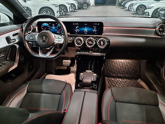 Mercedes-Benz CLA200 4 of 5