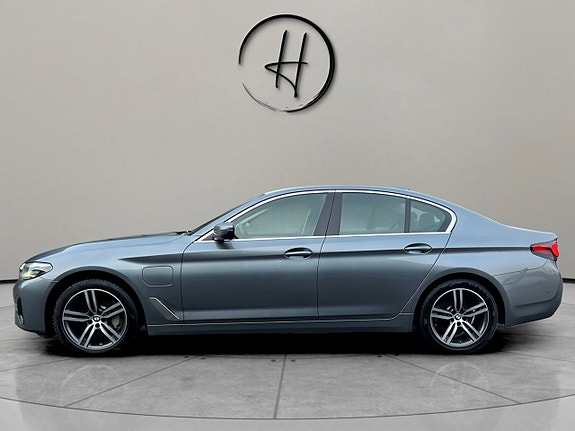 BMW 530e 8 of 30