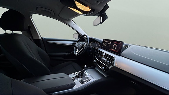 BMW 530e 11 of 30