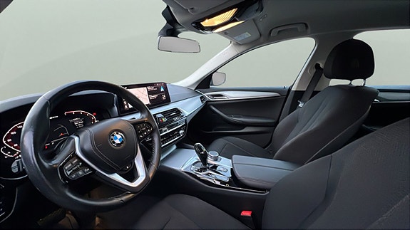 BMW 530e 9 of 30