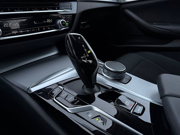 BMW 530e 19 of 30