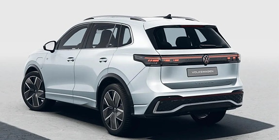 Volkswagen Tiguan 2 of 5