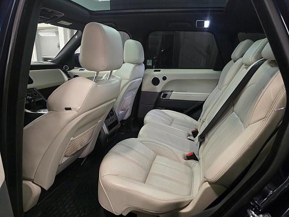 Land Rover Range Rover Sport 10 of 13