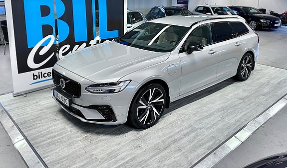 Volvo V90 2 of 4