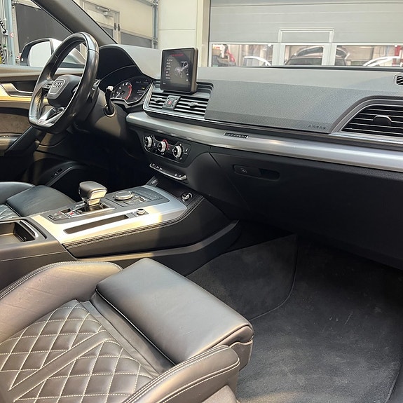 Audi SQ5 11 of 13