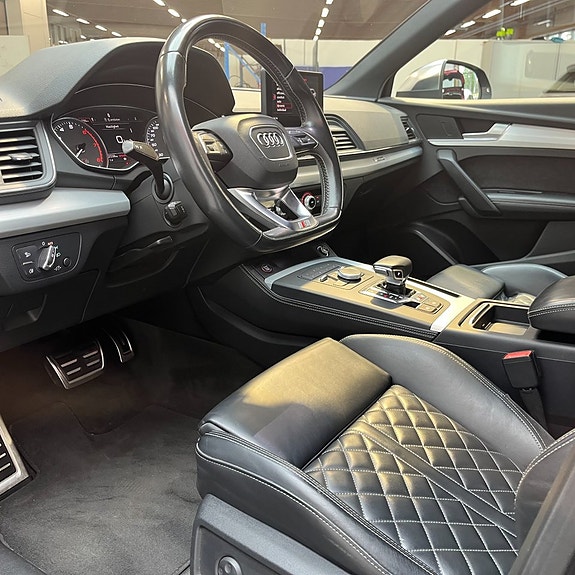 Audi SQ5 8 of 13