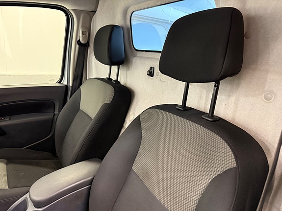 Renault Kangoo Express 11 of 28