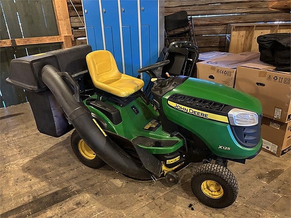 John Deere X125 med Uppsamlare