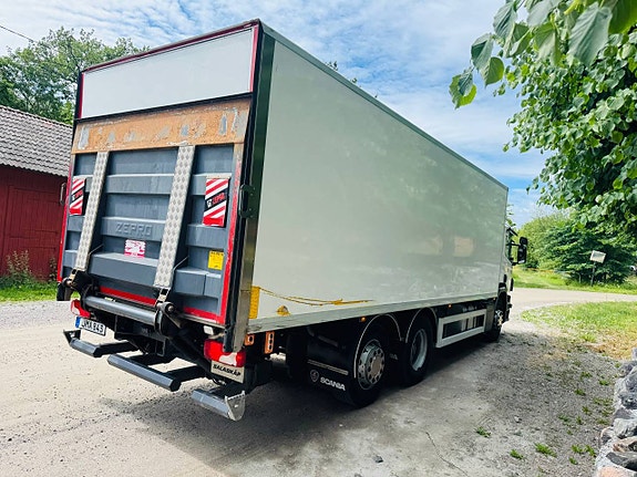 Scania P360 6x2 Öppningsbar sida Bakllyft 15240kg Lastvikt 6 of 12