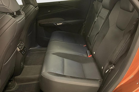 Lexus RX500h 14 of 17