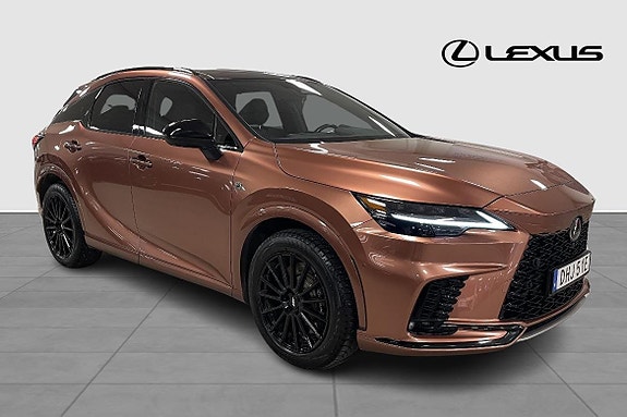 Lexus RX500h 8 of 17