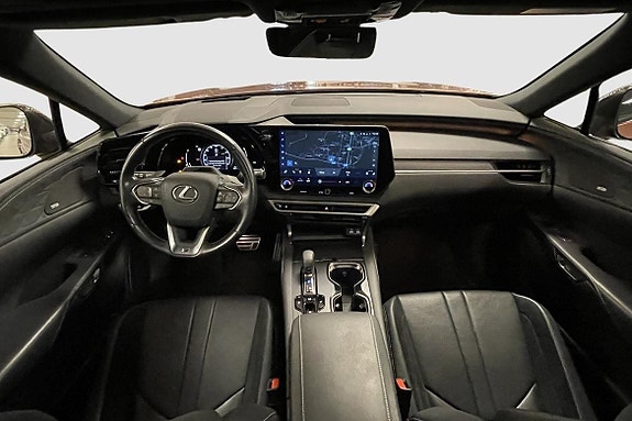 Lexus RX500h 12 of 17