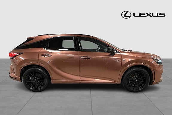 Lexus RX500h 7 of 17