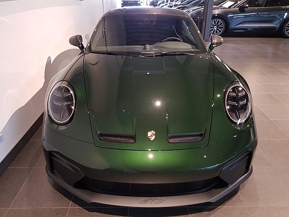 Porsche 911 GT3 3 of 5