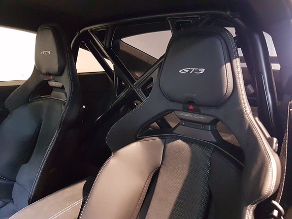 Porsche 911 GT3 8 of 9