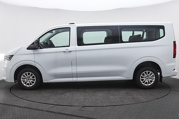 Volkswagen Caravelle 5 of 5